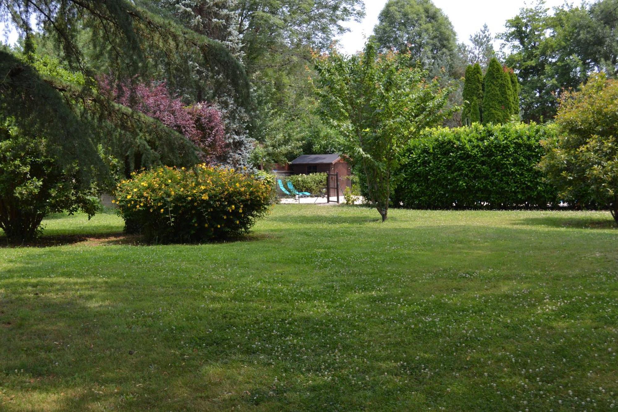 Les Bruyeres B&B Montbron エクステリア 写真
