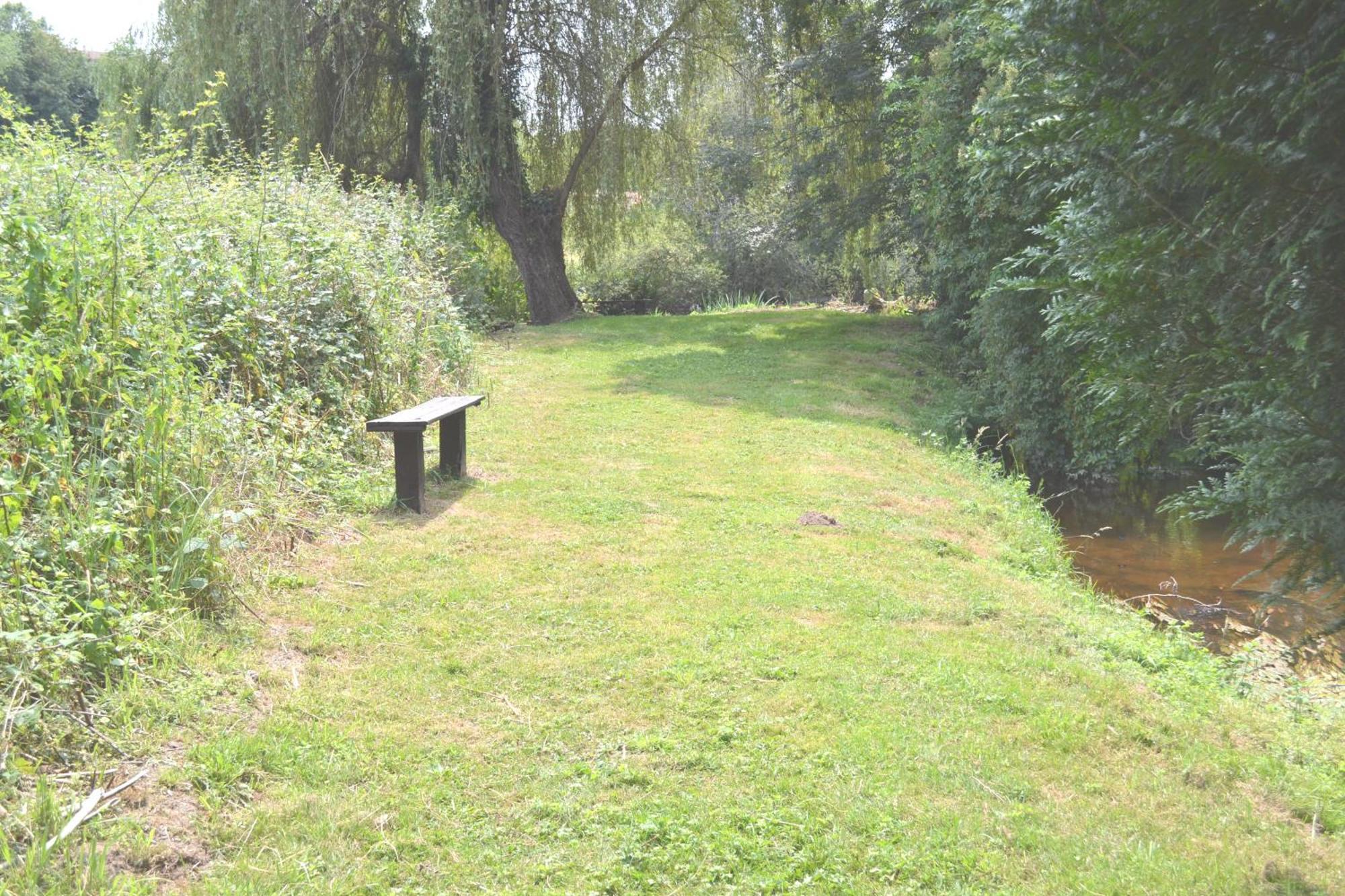 Les Bruyeres B&B Montbron エクステリア 写真