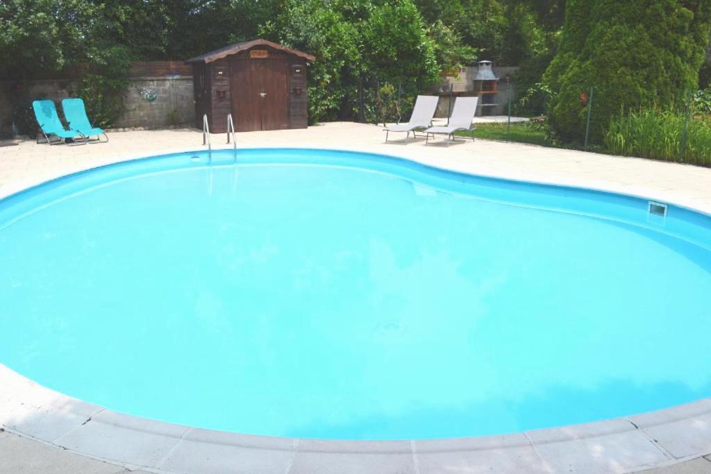 Les Bruyeres B&B Montbron エクステリア 写真