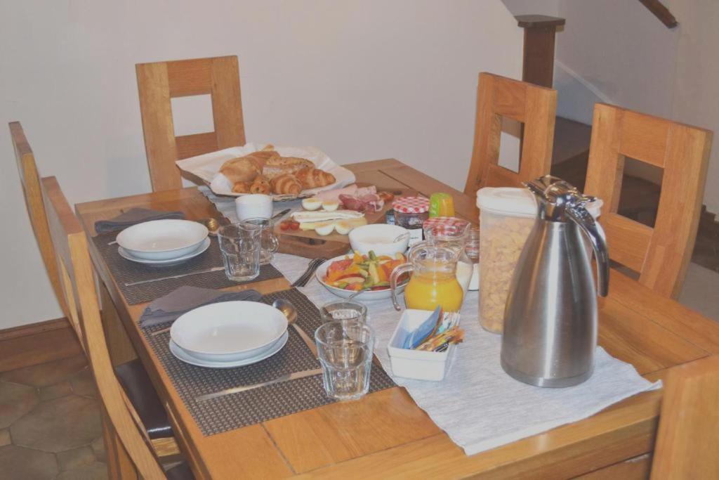 Les Bruyeres B&B Montbron エクステリア 写真